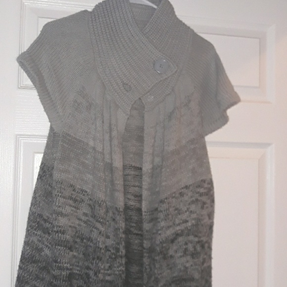 Sweater/shirts - Picture 5 of 6